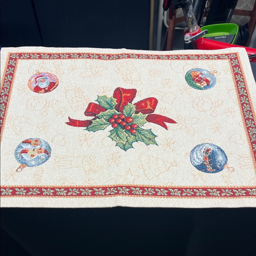 Holiday Table top decor / ex : center piece mat Imported from Germany NWT